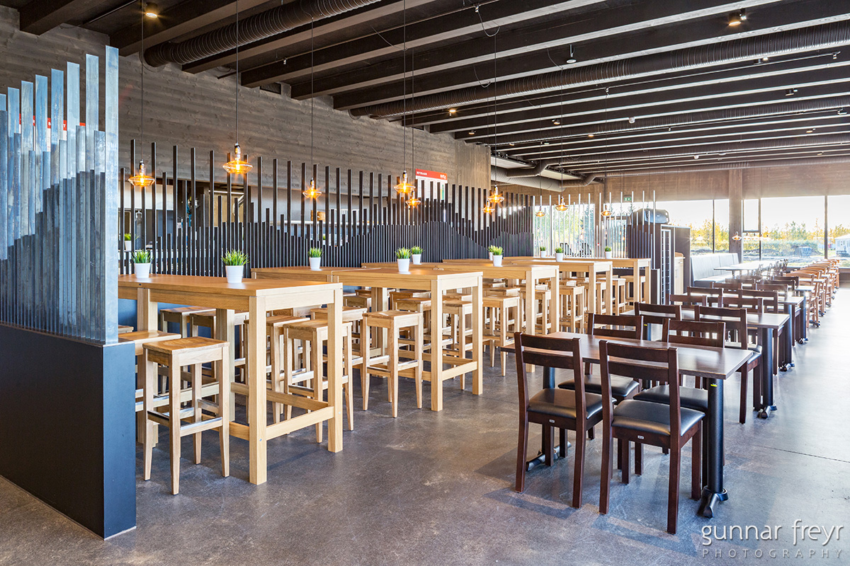 Húsgögn og eldhúsbúnaður